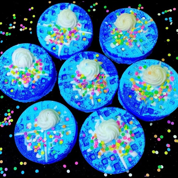 Blueberry muffins bath bomb - Picture 2 of 2